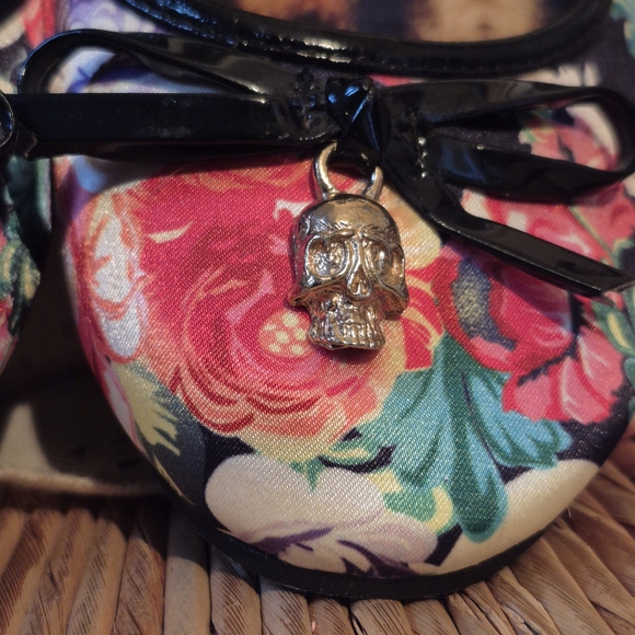 Floral and Leopard Print Women's Flats - Picture 3 of 7